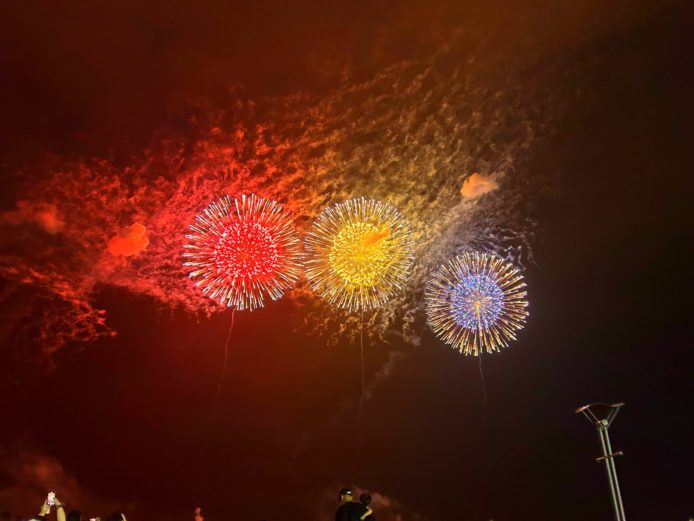 この色味！漆黒のキャンパスに映える！