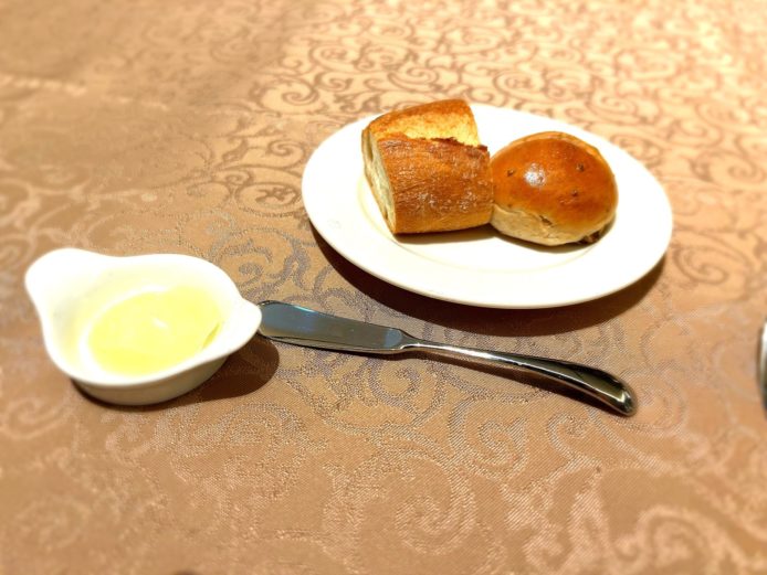 普段食べているパンとは明らかに違うパン